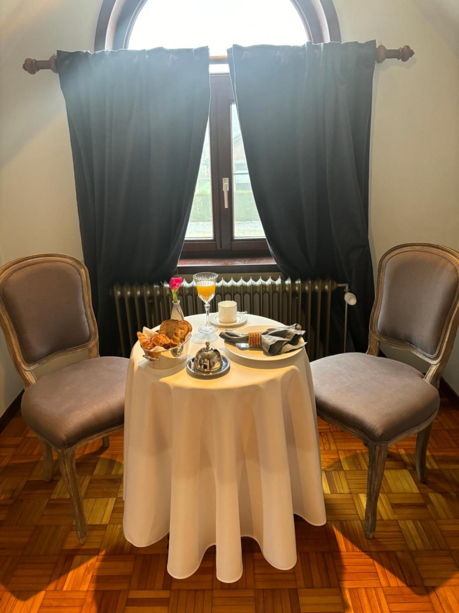 Sophia Rooms 14 Maasmechelen Bagian luar foto
