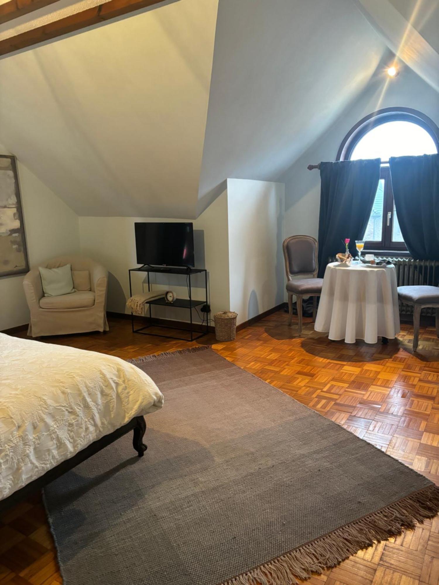 Sophia Rooms 14 Maasmechelen Bagian luar foto